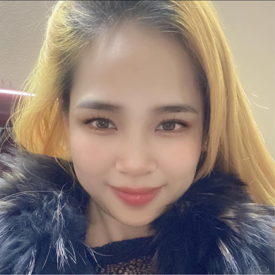 Bà Nguyễn Hồng Hạnh 